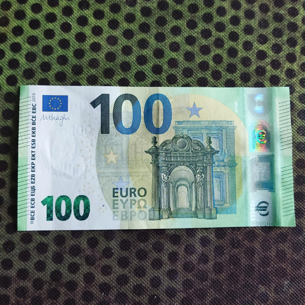 100 Euro Bills